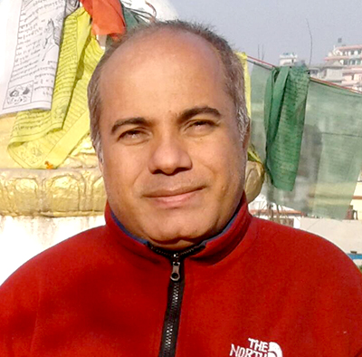 ओ अंकल ! कान छैन ? पछाडि सर्नुस् भनेको