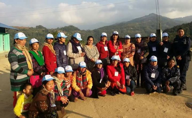 पुरुष कर्मचारी र सुरक्षाकर्मीविनै महिलाले गराए मतदान !