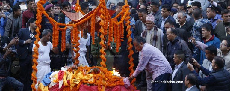 प्रचण्ड आफैंले दिए छोरा प्रकाशलाई दागवती