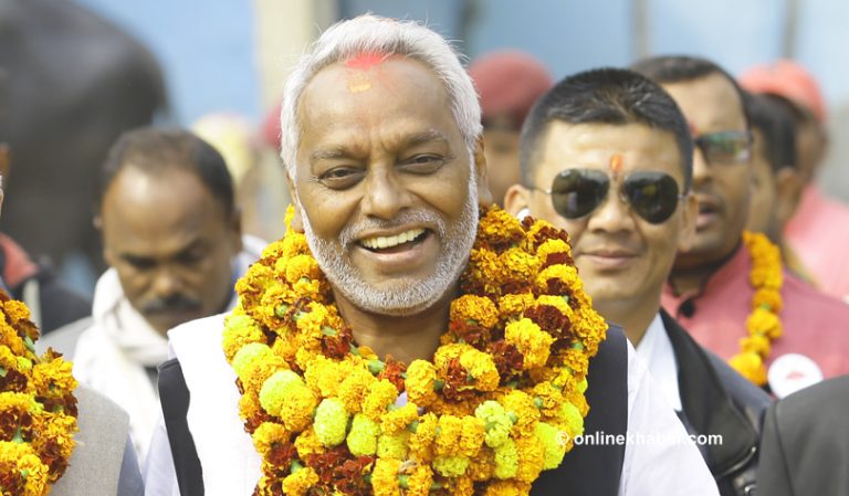पहाडमा कांग्रेसलाई हराउने वामपन्थी मधेसमा सोत्तर !