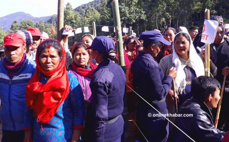 चुनावमा देखिए ८ तमासाः हवाइफायरदेखि एसिड अाक्रमणसम्म