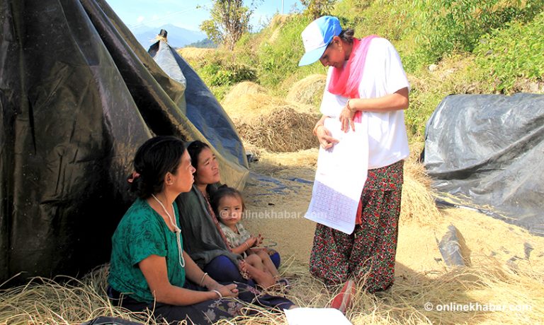 ताप्लेजुङमा खेतबारीमै मतदाता शिक्षा
