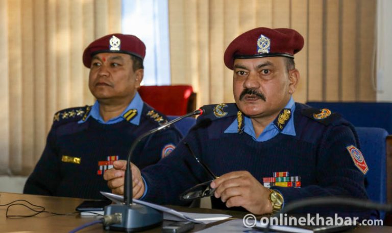 ‘बिप्लवले राखेको बम’ बाँदरले खोसेपछि केहीबेर बबाल !