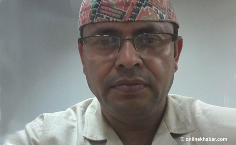 गोरखाका निर्वाचन अधिकृतः मातृवियोग भुलेर मतगणनामा