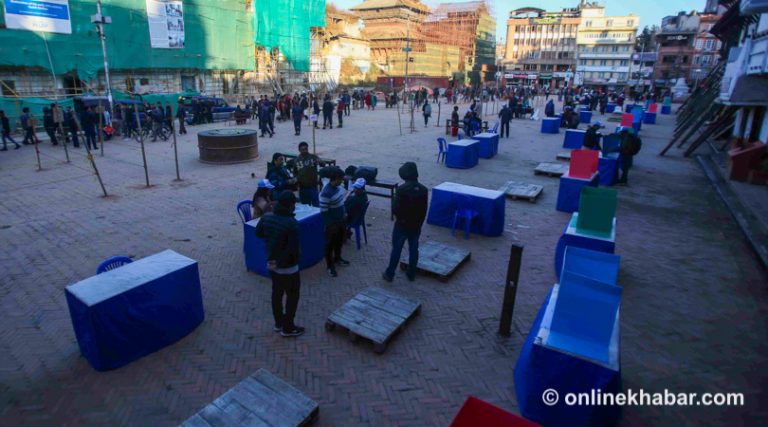 काठमाडौंमै डेढ घण्टा हिँडेर मतदान केन्द्र पुगे मतदाता