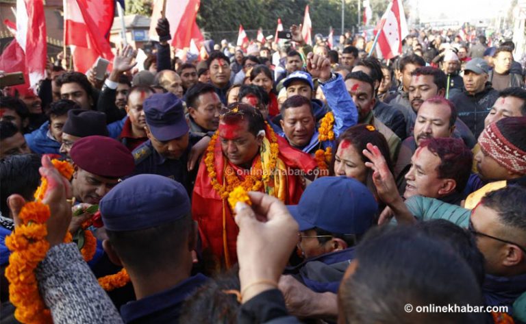 गगन थापाको विजयी उत्सव (फोटो फिचर)
