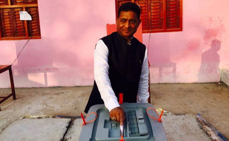 धनुषा क्षेत्र ४ मा एमालेका रघुवीर महासेठले अग्रता लिए