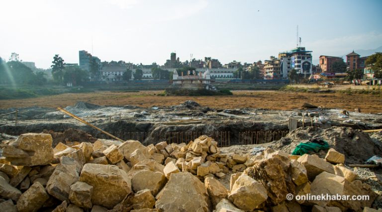 रानीपोखरीको पुनःनिर्माणका विषयमा महानगरका कर्मचारीविरुद्ध प्रहरीमा उजुरी