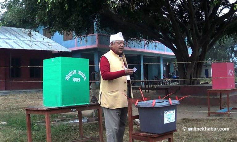 बर्दियामा शान्तिपूर्ण मतदान, तीन मन्त्रीले मतदान गरे