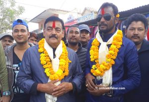 एमालेबाट कांग्रेस छिरेका राठौर दुवै पार्टीका मतदाता फकाउँदै