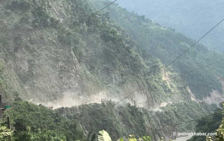 नारायणगढ मुग्लिन सडकमा क्यान्टिलिभर राख्ने कि नराख्ने ?