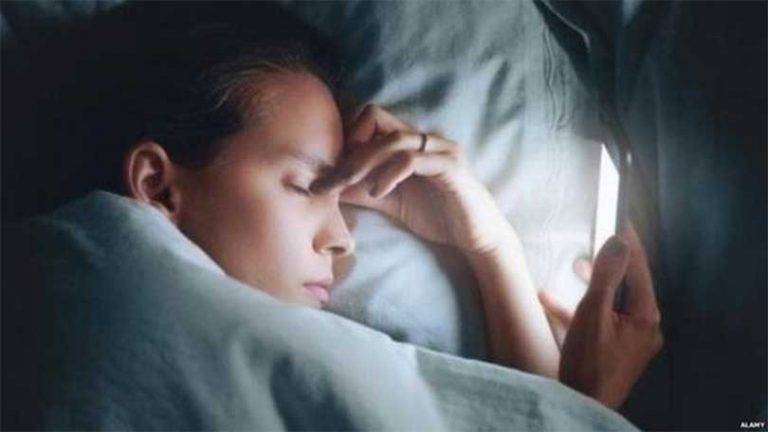 सामाजिक सञ्जालले तपाईलाई कति रोगी बनाएको छ ?