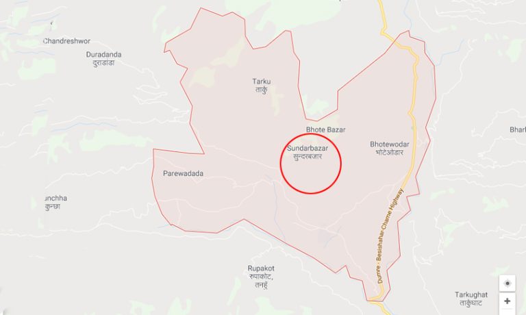 सुन्दरबजारमा  जमिनबाट धुवाँ निस्किएपछि स्थानीयवासी त्रसित