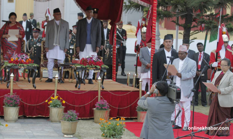ओलीको सरप्राइज : अर्काको सपथमा पुगेका लालबाबु आफैं….