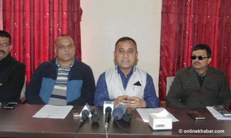 राष्ट्रपतिलाई कांग्रेसको प्रश्नः देउवा र ओलीलाई बेग्लै चश्मा किन ?