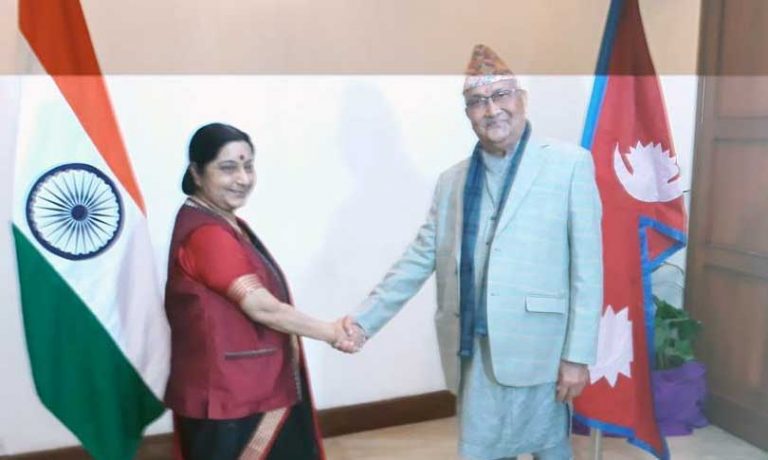 एमाले अध्यक्ष ओली र भारतीय विदेशमन्त्री स्वराजबीच भेटवार्ता