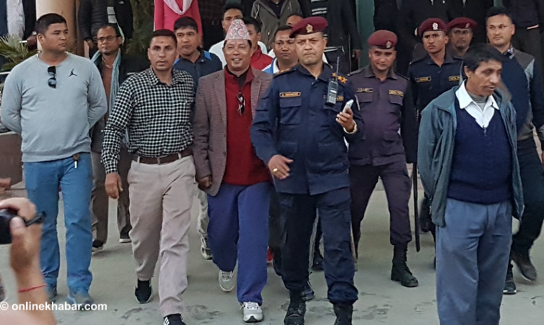 टीकापुर घटनाका मुख्य अभियुक्त रेशम चौधरी जेल चलान