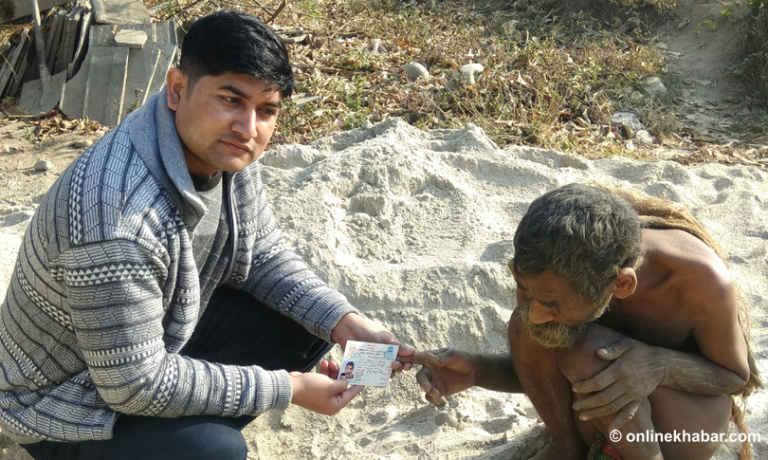 ५४ वर्षदेखि नाङ्गै तर्कबहादुरले खोरमै पाए नागरिकता
