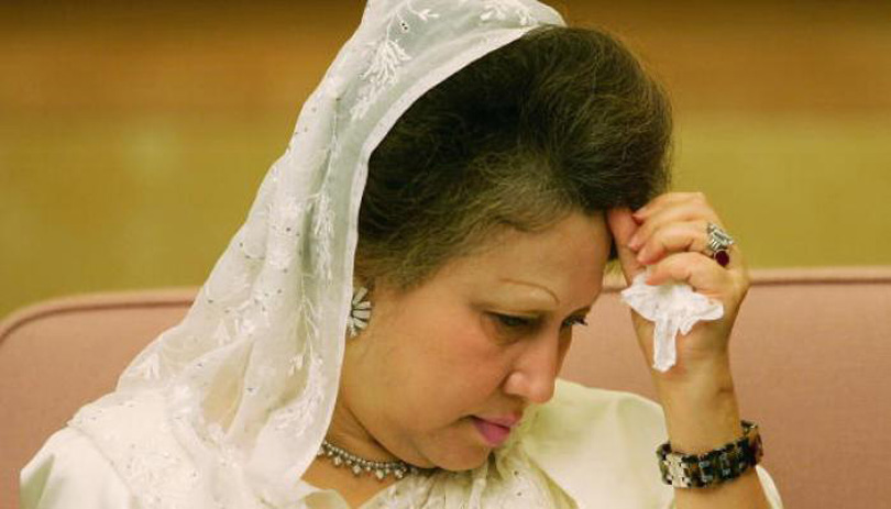 बंगलादेशकी पूर्वप्रधानमन्त्री खालिदा जियालाई ५ वर्ष जेल सजाय, अदालतबाटै पक्राउ
