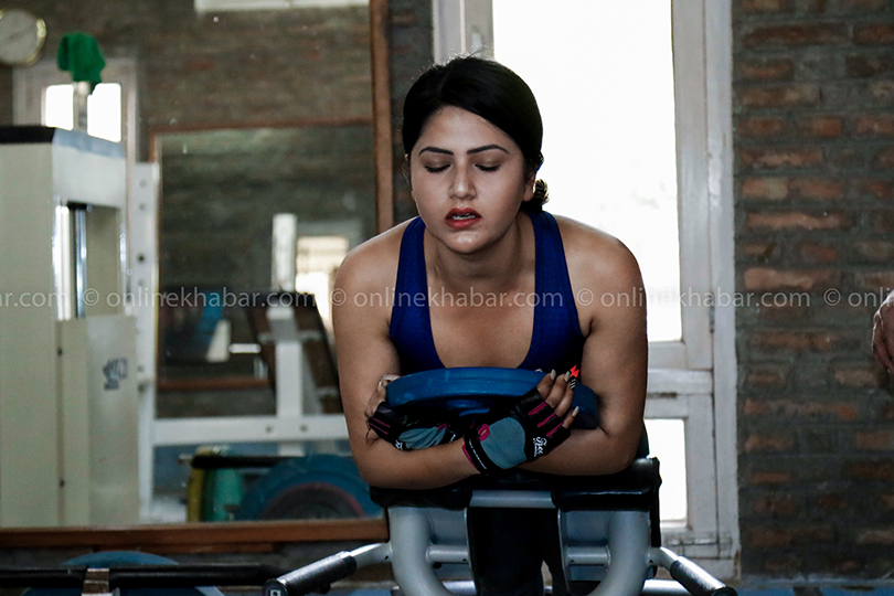 फिटनेस टकः विकिनी बडी बनाउन बर्षाको कसरत, सेता चिज खानै छाडिन् (फोटो र भिडियोसहित)