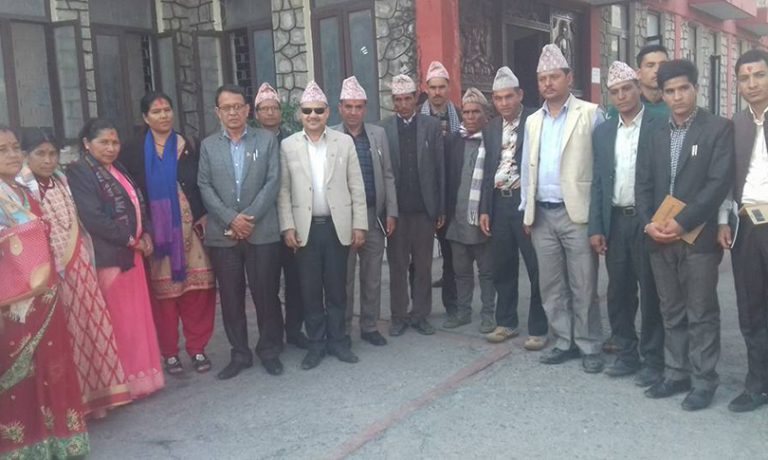 कालीकोटका जनप्रतिनिधिलाई मस्ती, सेवाग्राहीलाई सास्ती