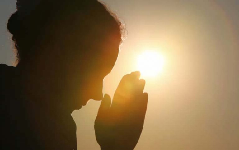 प्रार्थना कसरी गरिन्छ ? मन्दिरमा प्रसादको भोग लगाएर प्रार्थना हुँदैन