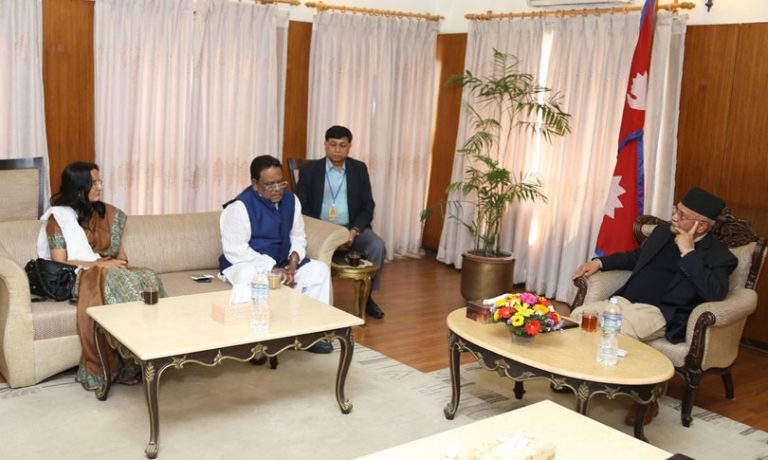 प्रधानमन्त्री ओली र बंगलादेशका उड्डयन मन्त्रीबीच भेट