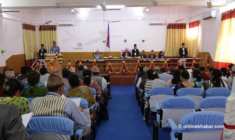 सिजन गुरुङलाई रिहाइ गर्न माग गर्दै प्रदेश १ को संसद अबरुद्ध