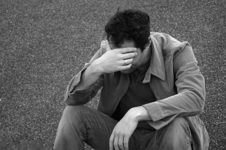 तपाईं दुःखी किन हुनुहुन्छ ? सुखी हुने उपाय यी हुन्