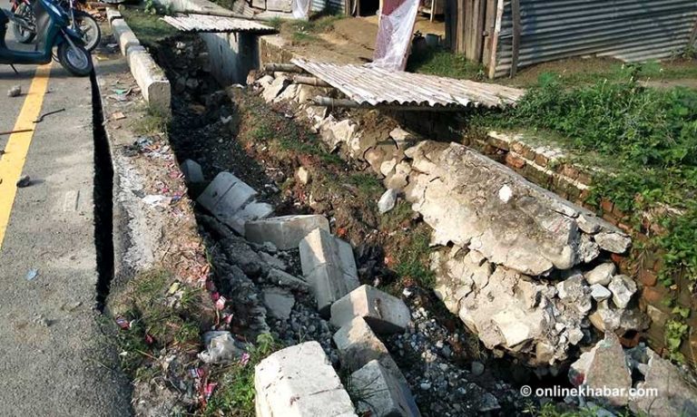 लथालिङ्ग सडकः काठमाडौं भन्दा कम छैन विराटनगर