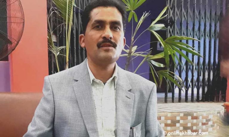 बागलुङका मेयर भन्छन् : कर्मचारीका कारण काम गर्न सकिएन