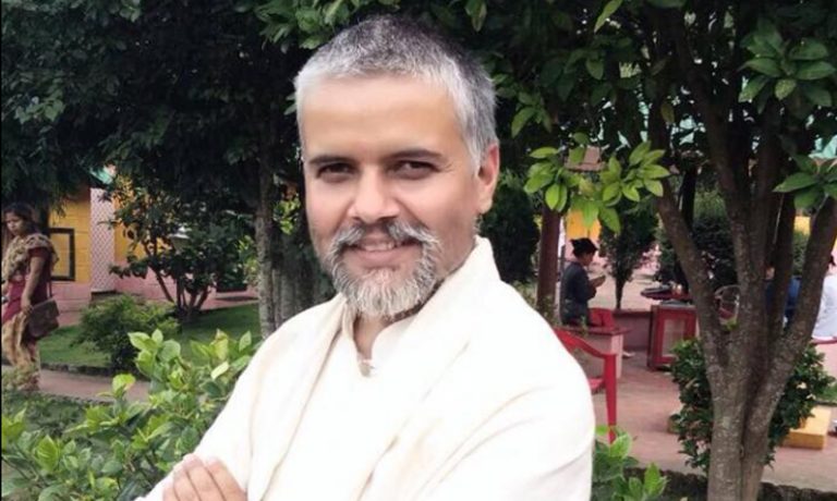 ठगी आरोपमा राप्रपा ‘सन्यासी नेता’ पुष्पराज पक्राउ