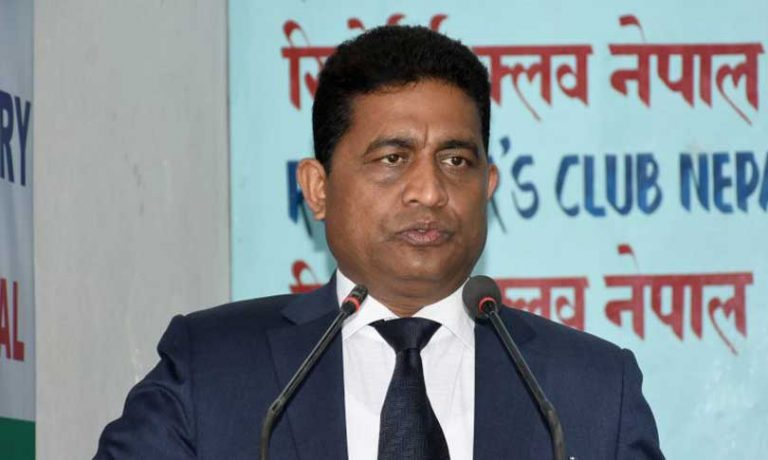 बसपछि ट्याक्सीको सिण्डिकेट तोड्ने यातायातमन्त्री महासेठको घोषणा