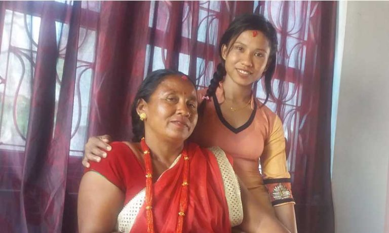 आमाको आँचलमा लपेटिएको फुटबलर रेनुकाको जिन्दगी
