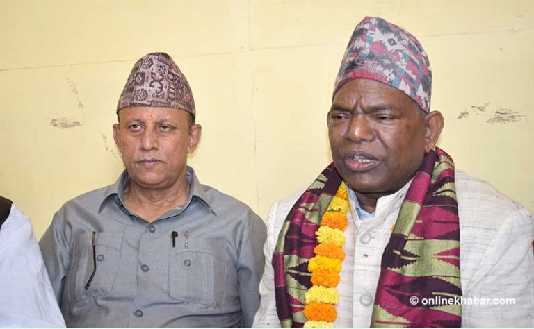 कर्मचारीलाई लालबाबुले भने-खटाएको ठाउँमा नजाने भए जागिर छोडे हुन्छ