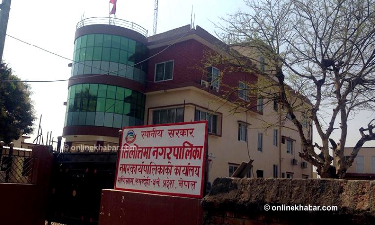 तिलोत्तमा नगरपालिकाद्वारा पत्रकार अधिकारीको स्मृतिमा अक्षयकोष