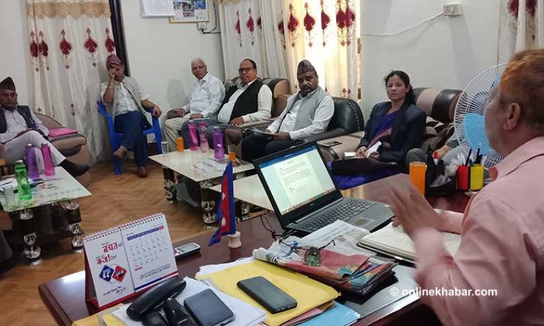 प्रदेश ७ का अर्थमन्त्रीले बजेटबारे कांग्रेससँग मागे सुझाव