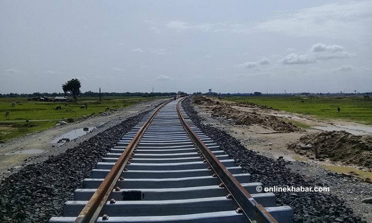 रेलमार्ग प्रभावित जग्गाधनीको गुनासो : मुआब्जा न रोक्का फुकुवा पाइयो