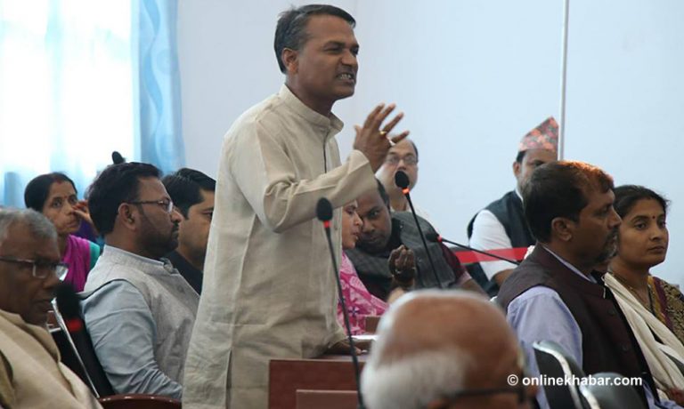 मुख्यमन्त्रीको अभिव्यक्तिलाई लिएर सांसदहरुको चर्काचर्की