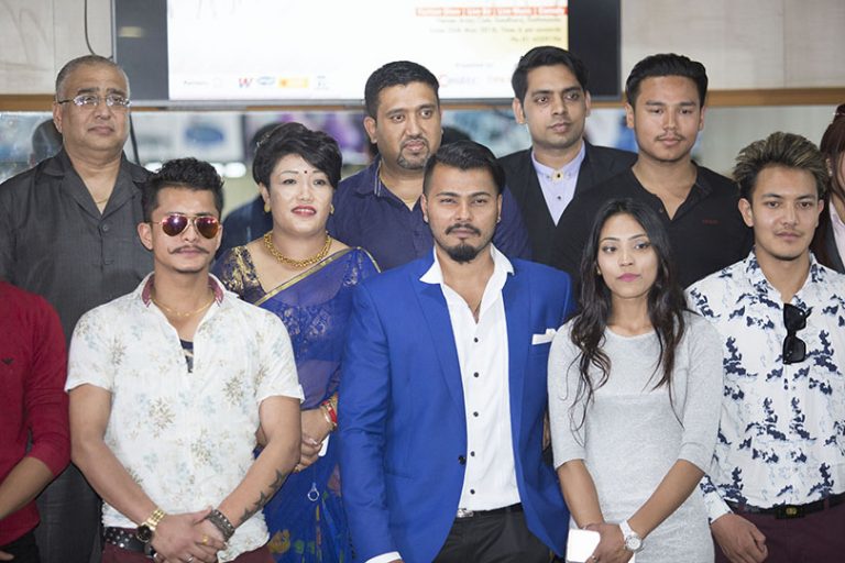 फेसन शोमा करिश्मादेखि उषासम्म र्‍याम्पमा उत्रने