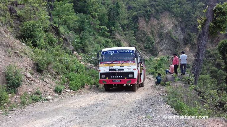 ठोरी-केरूङ मार्ग कालोपत्रे हुँदै, चितवन-काठमाडौंको दूरी पनि छोटिने