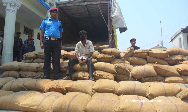 छाला भन्दै झुक्याएर गरिन्छ मरिचको तस्करी
