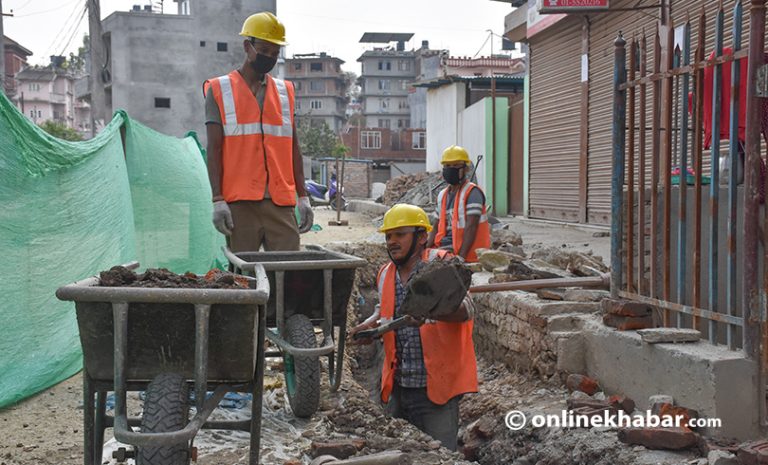 आयोजना कार्यान्वयनमा टुप्पोदेखि जरोसम्म समस्यै समस्या