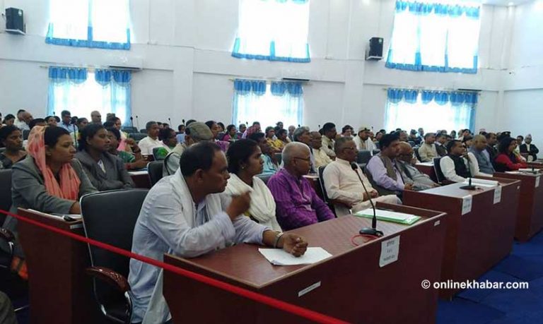 बजेटमा असहमति जनाउँदै प्रदेश २ को संसद अवरुद्ध