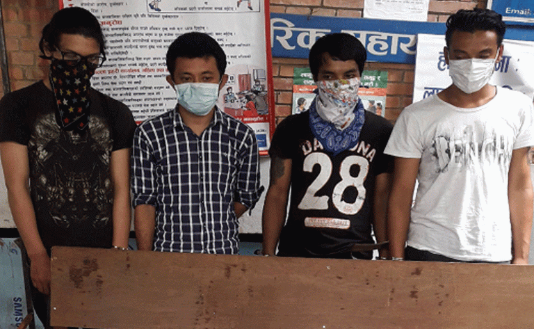 जनसेवामा ४ जना लागूऔषध कारोबारी प्रहरीको फन्दामा