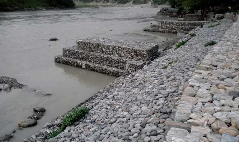 नारायणी नदीमा पाँच अर्बको लागतमा तटबन्ध निर्माण शुरू