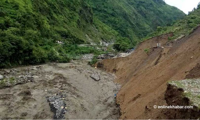 दार्चुला : बाढी, पहिरोमा बेपत्ता १० जनाको अवस्था अज्ञात, खोजीकार्य जारी