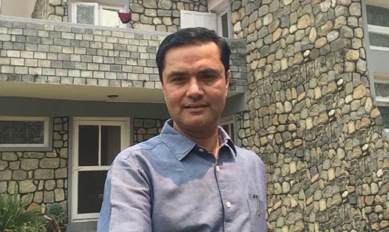 बीमा समितिका अध्यक्षको पद धरापमा