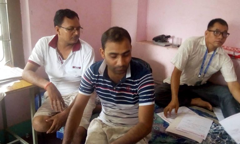 एक लाख १० हजार घुससहित धोबिनी गाउँपालिकाका लेखापाल र नायबसुब्बा पक्राउ