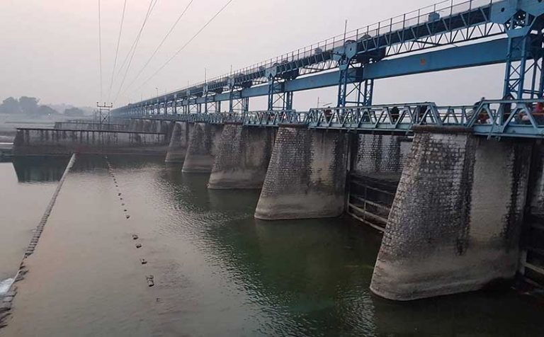 महाकालीमा पानीको बहाव बढ्यो, आवागमन प्रभावित